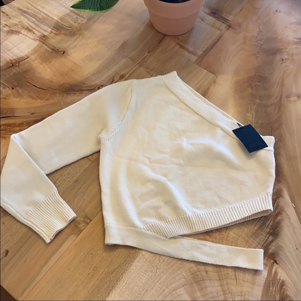 NBD Dakota Cream Women's Sweater NWT Medium - Picture 2 of 2